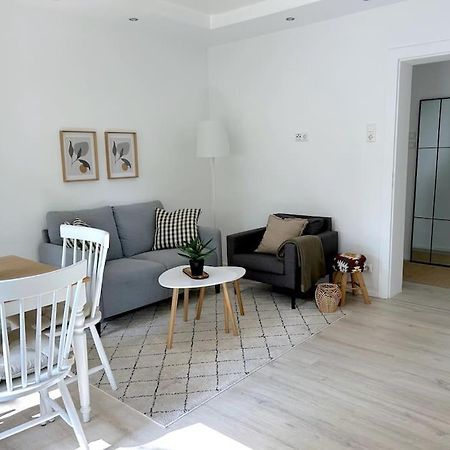 Country Style Apartment With Balcony Near Fair Hanóver Exterior foto